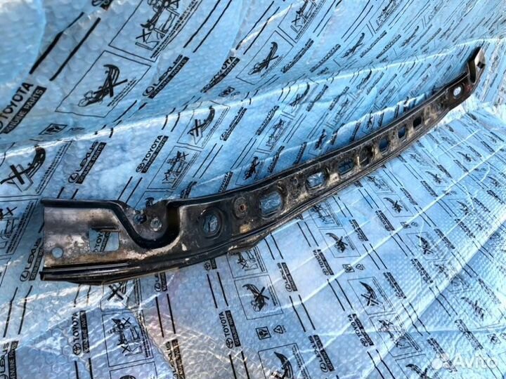 Кронштейн бампера передний Toyota Lc 200 2008-2011