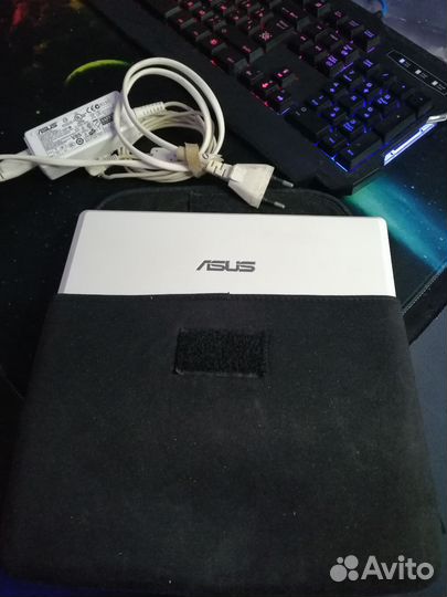 Нетбук asus