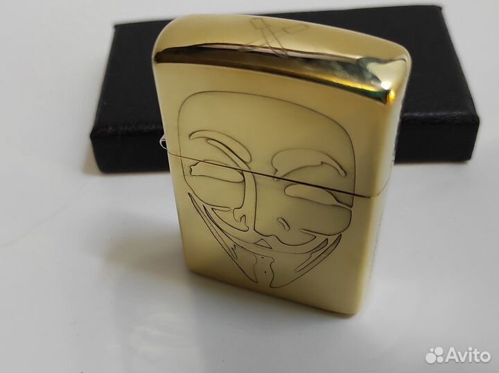 Зажигалка бензиновая