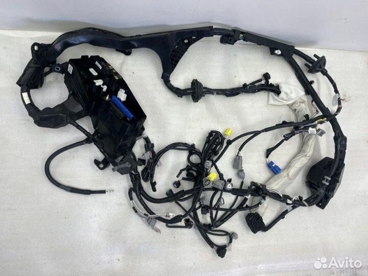 Проводка подкапотная (блока предохранителей)