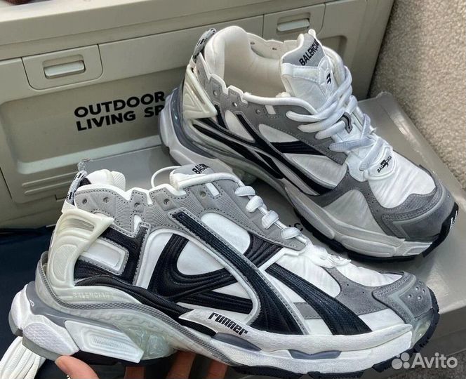 Balenciaga runner gray