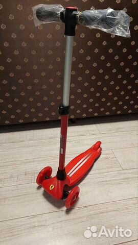 Самокат детский трехколесный новый
