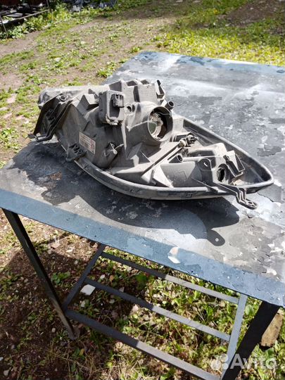 Toyota Yaris 2005-2011 Фара правая