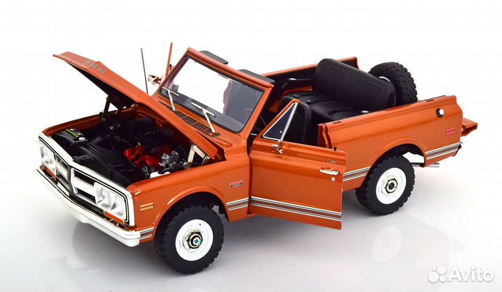 1/18 1971 GMC Jimmy оранж/белый acme
