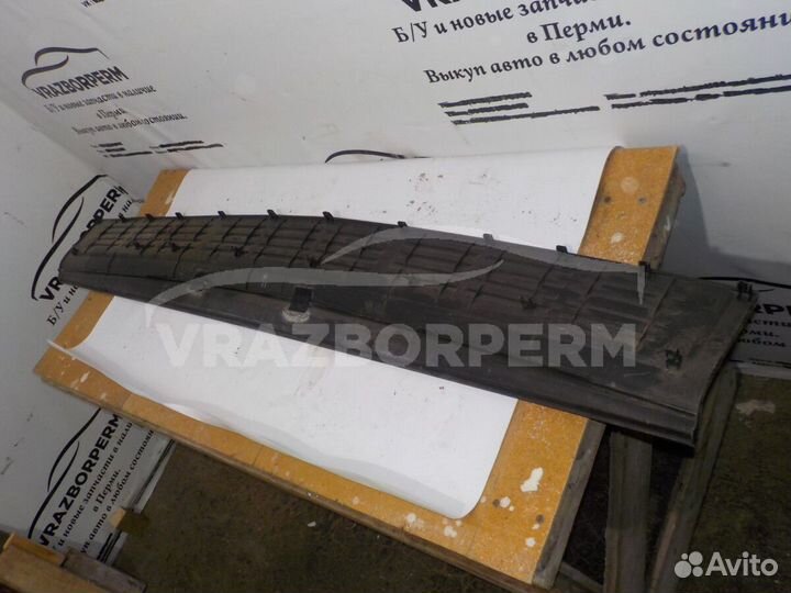 Накладка бампера Toyota Land Cruiser