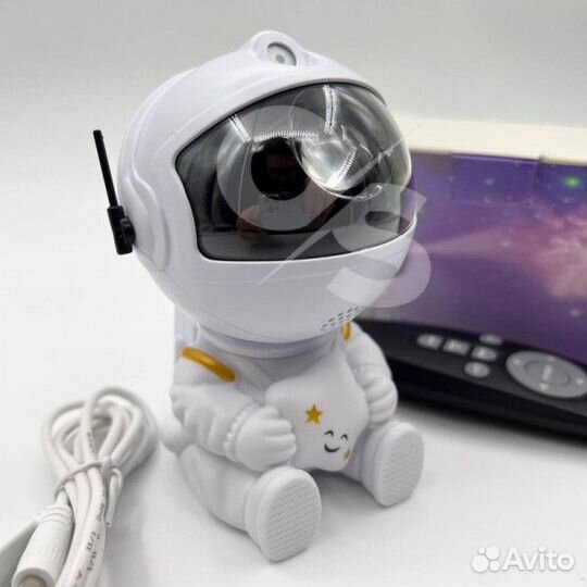 Яркий ночник-проектор Космонавт