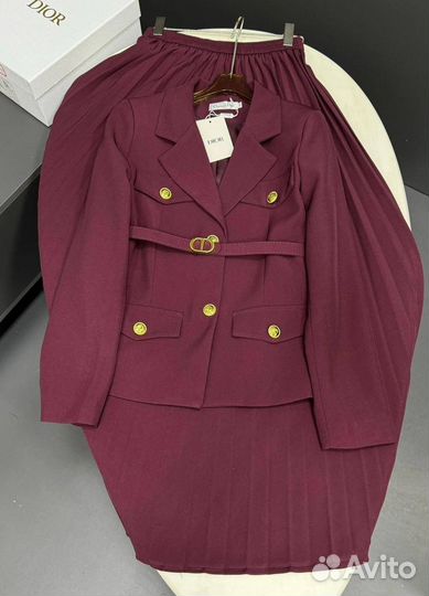 Костюм женский с юбкой dior