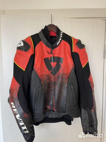 Мото куртка revit