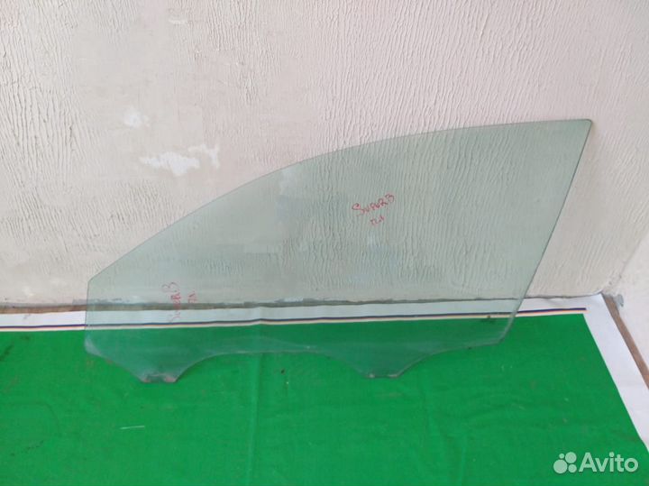 Стекло перед левое Шкода Superb 1,9л 2001-2006