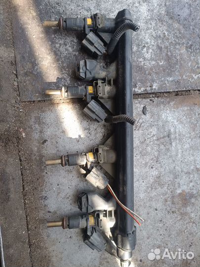 Топливная рампа Peugeot 308