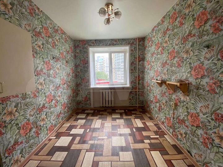 Комната 10 м² в 6-к., 3/5 эт.