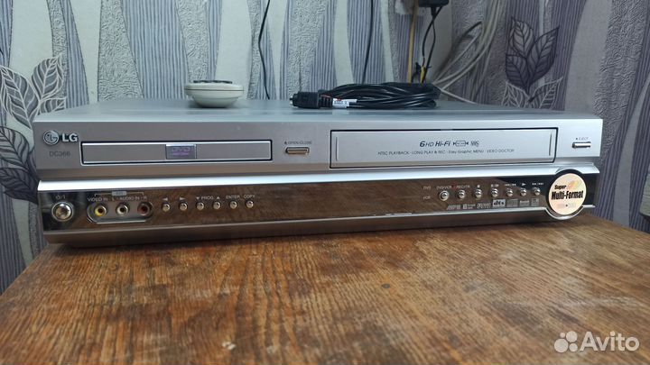 Видеомагнитофон LG с DVD