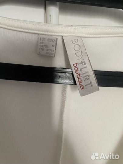 Платье белое размер M