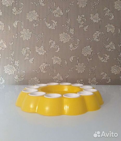 Пасхальная подставка для кулича и яиц