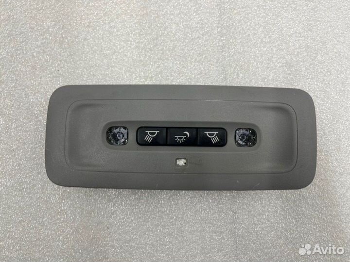 Плафон освещения салона задний Toyota Camry