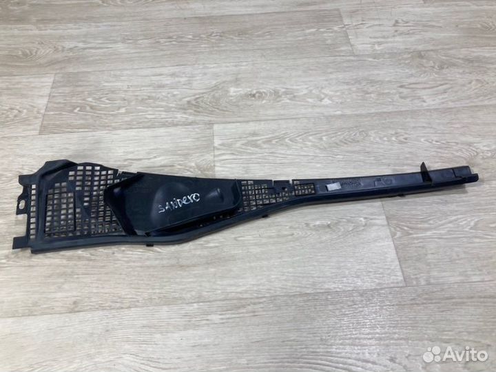 Решетка стеклооч. (планка под лобовое стекло)