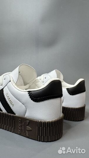 Кроссовки Adidas