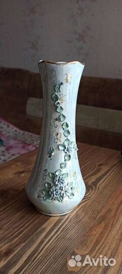 Ваза для цветов с лепниной, 32 см