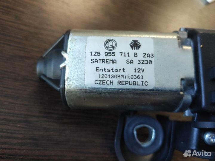 Моторчик стеклоочистителя задний Skoda Octavia II