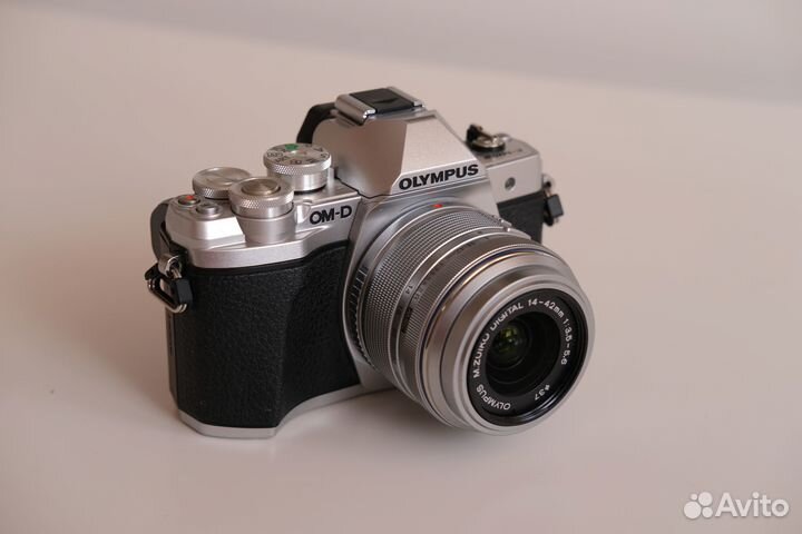 Olympus OM-D E-M10 Mark III