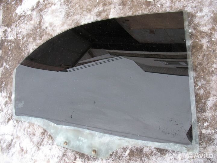 Стекло задней левой/правой двери Kia Spectra/Shuma