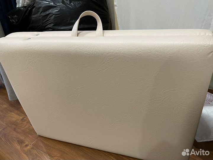 Кушетка косметолога для наращивания ресниц