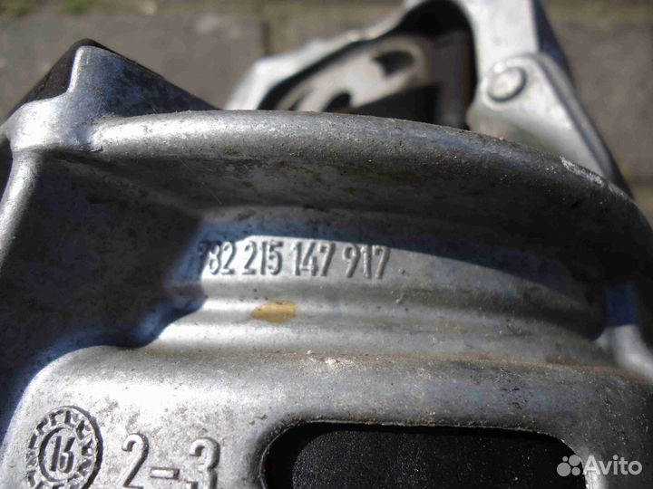 Подушка крепления двигателя на Audi Q5 2018 4M0199