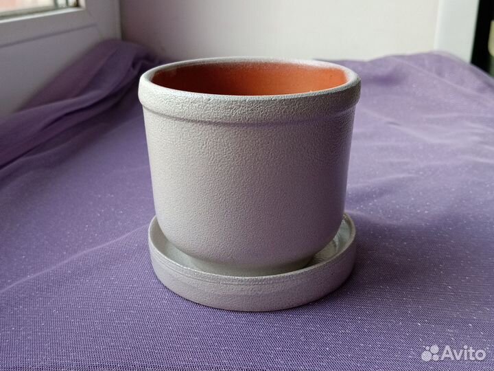 Горшок керамический белый маленький
