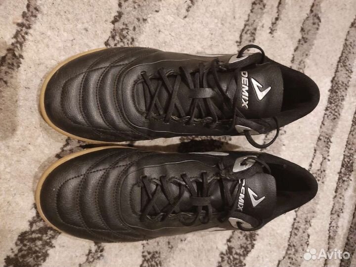 Футзалки, сороконожки