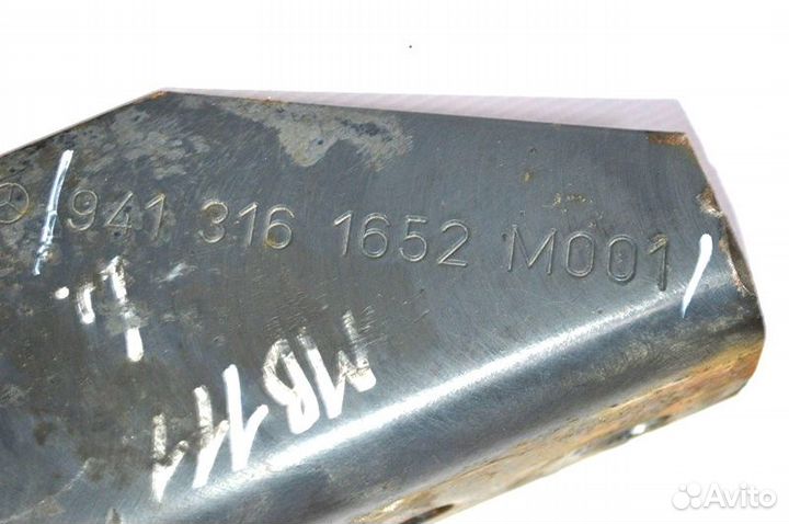 Уголок сцепного устройства (седла), левый mercedes