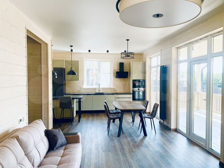 Дом 190 м² на участке 7,5 сот.