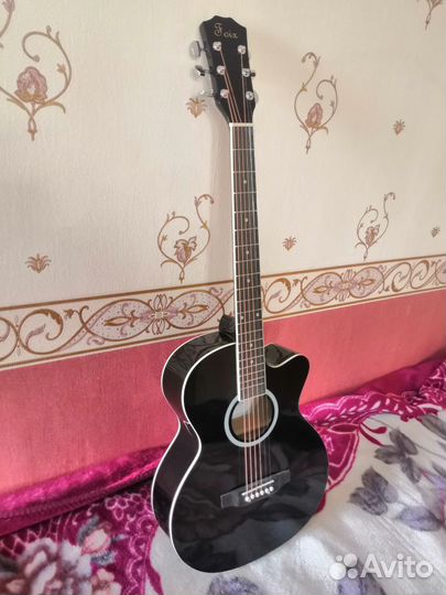 Акустическая гитара