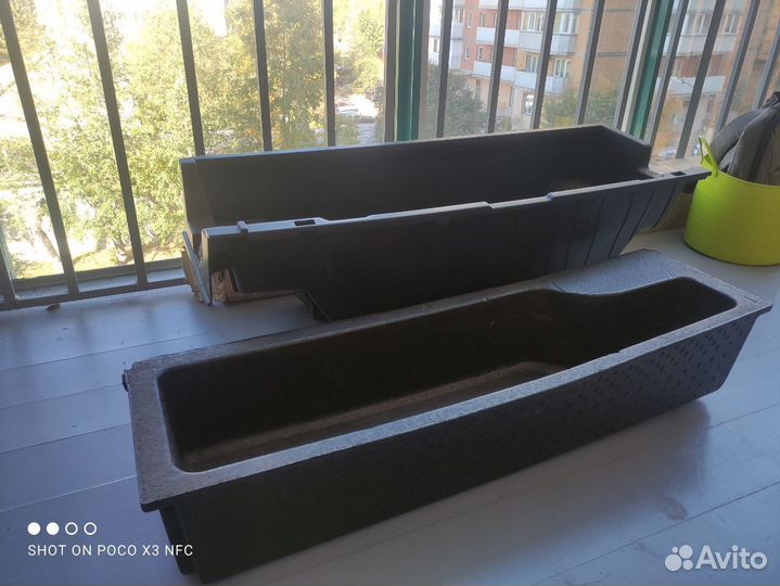 Ящик в багажник Toyota Prius Alpha (б/у)