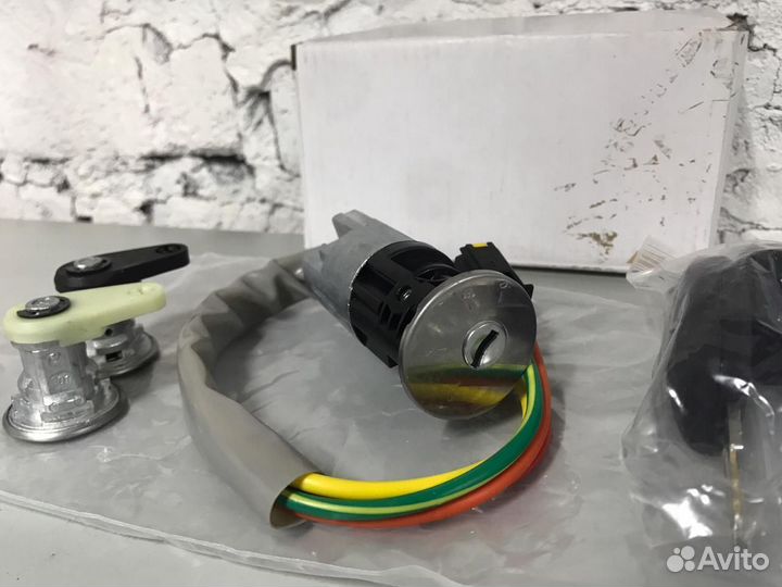 Замок зажигания Лада Ларгус Рено Логан Сандеро