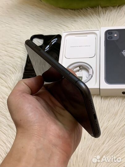 iPhone 11, 64 ГБ