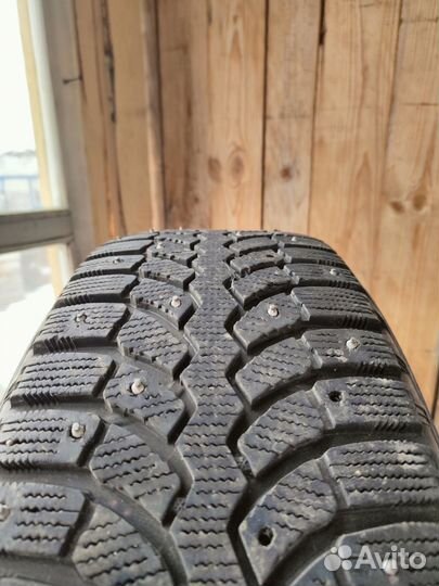 Bridgestone Blizzak Spike-01 225/65 R17