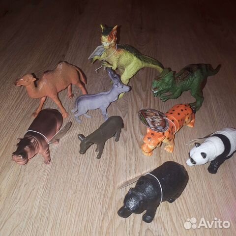 Динозавры и животные фигурки