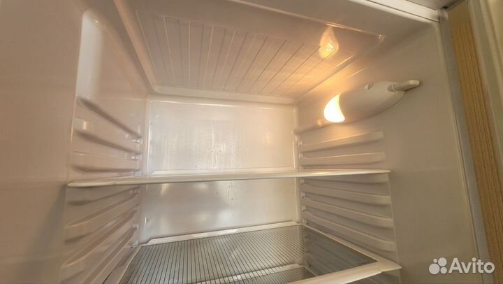 Холодильник Indesit на запчасти