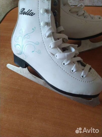 Коньки фигурные для девочки