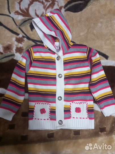 Продам вязаную кофту на 4-5 годика