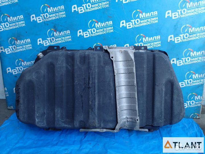 Бензобак toyota noah