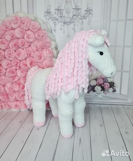 Лошадка,мягкая вязаная игрушка