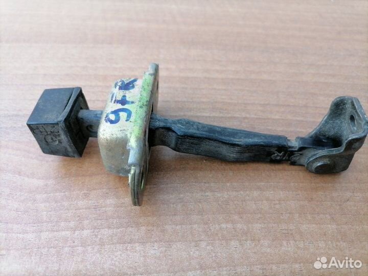 Ограничитель Мицубиси Лансер 9 CS Lancer перед LR