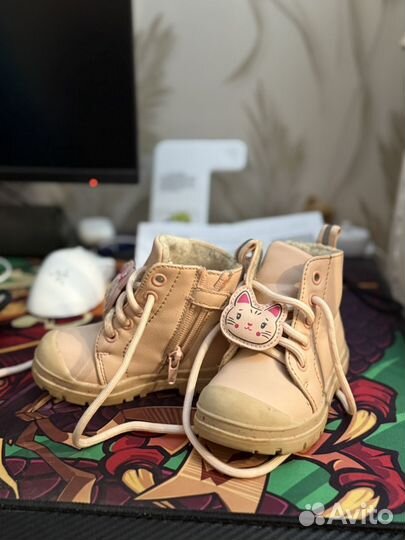 Ботинки демисезонные для девочки 23 размер