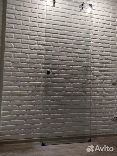 Дверь в душевую стеклянная