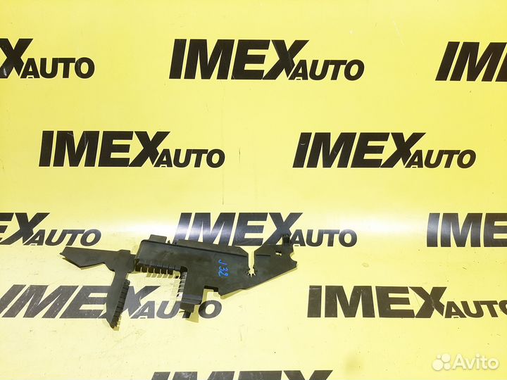 Дефлектор радиатора левый Nissan Teana J32