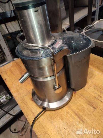 Соковыжималка Bork S800