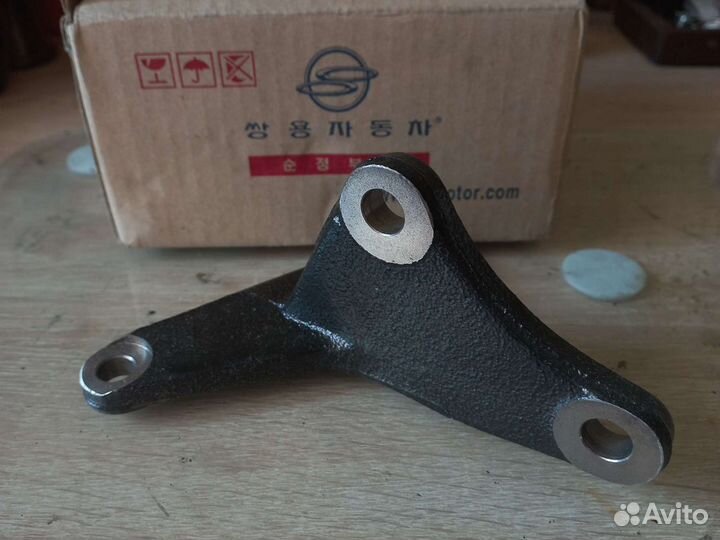 Кронштейн кпп Ssang Yong Actyon New Korando C 2010