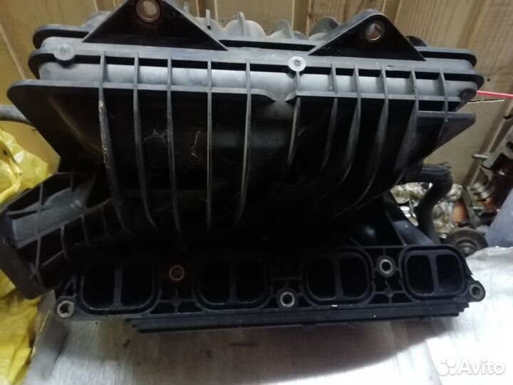Впускной коллектор Toyota Avensis 250