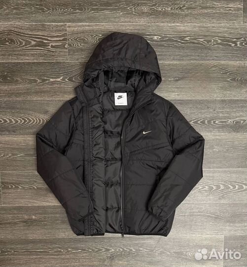 Куртка на весну Nike